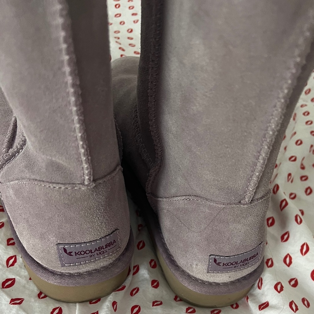Lavender uggs size 39